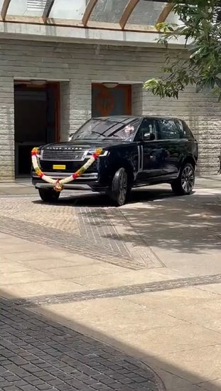 Yash buys Range Rove SUV