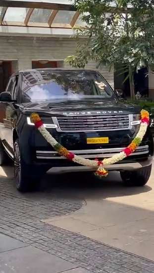 Yahs buys new car
