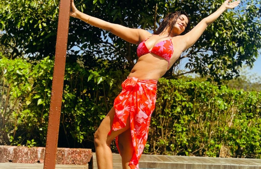 Poonam Dubey Fire Look in Bikini