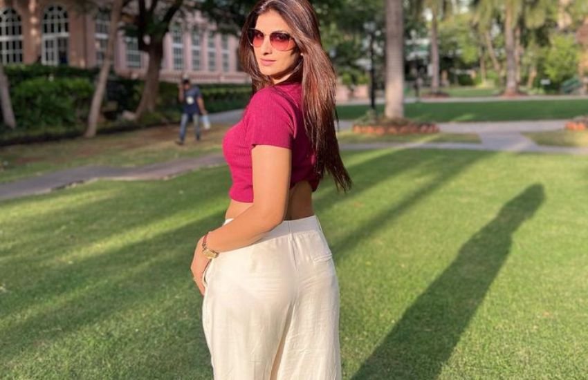 Poonam Dubey Fire Look in Bikini