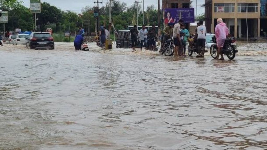 Punjab heavy rain | Chandigarh rain | Chandigarh schools to remain closed
