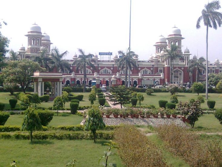 Charbagh Railway Station