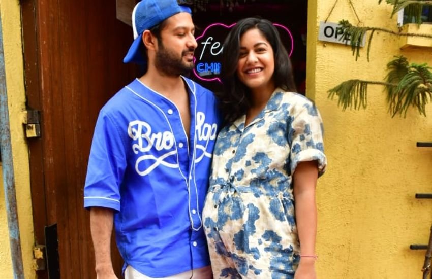 Ishita Dutta Pregnancy Photos