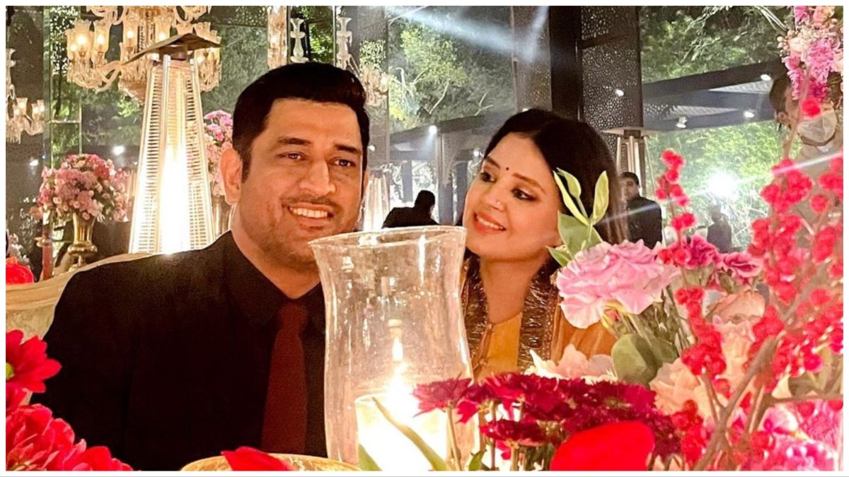 MS Dhoni, Sakshi Dhoni, Entertainment News