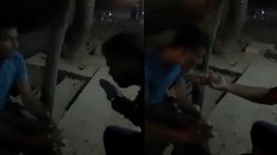 यूपी: उधारी ना चुकाने पर दलित शख्स ने चप्पल पर थूककर चटवाया, वायरल वीडियो पर FIR दर्ज