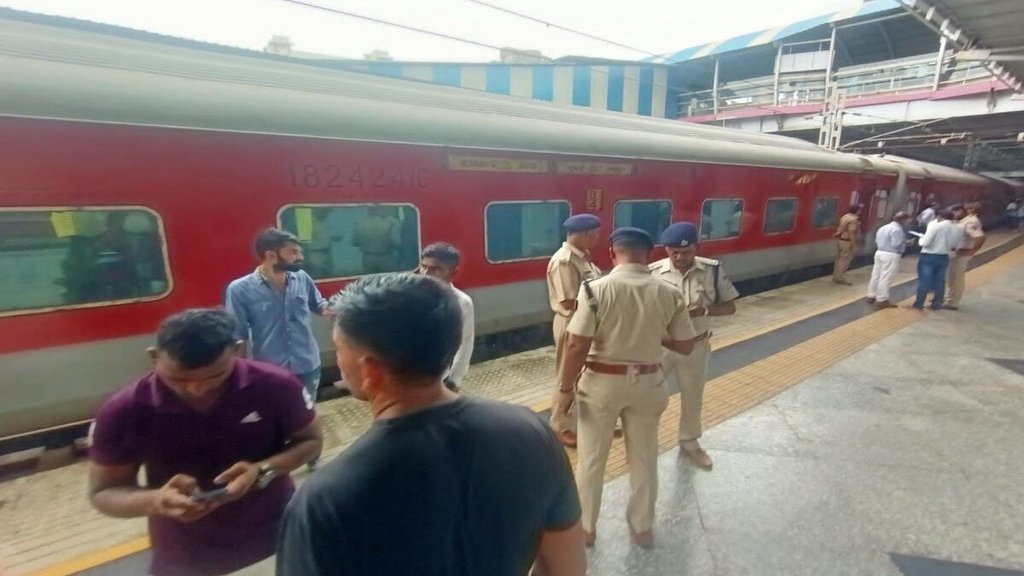 Jaipur Mumbai Train Firing | RPF Jawan Firing | maharashtra firing news