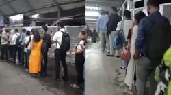 Mumbai Viral Video : रिक्शा पकड़ने के लिए लंबी कतार में खड़े दिखे लोग, धैर्य को नेटीजन्स कर रहे सलाम