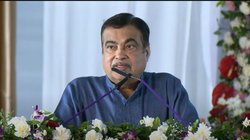 गधे का खा रहे च्यवनप्राश- वायरल हो रहा है केंद्रीय मंत्री नितिन गडकरी का यह वीडियो
