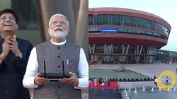 जानिए क्यों पीएम मोदी के ड्रोन उड़ाने का मजाक उड़ा रहे कुछ लोग, वायरल हुआ था वीडियो