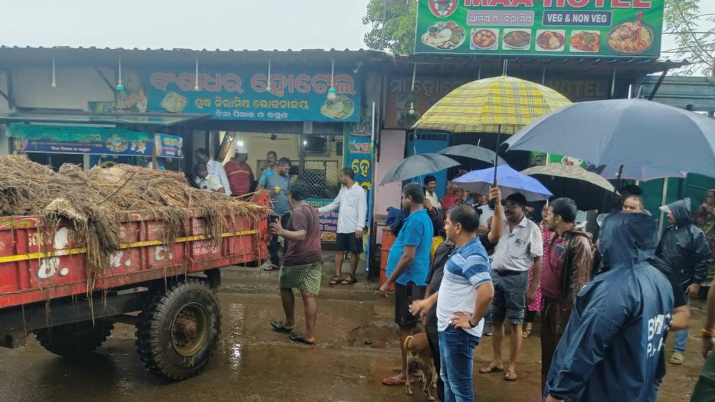 Odisha II Bhubaneswar II hotel Garbage