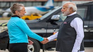 PM Modi In Paris | France | Emmanuel Macron |