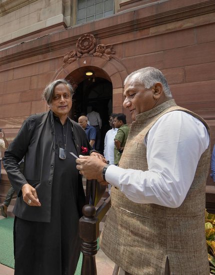 Shashi Tharoor and Gen VK Singh