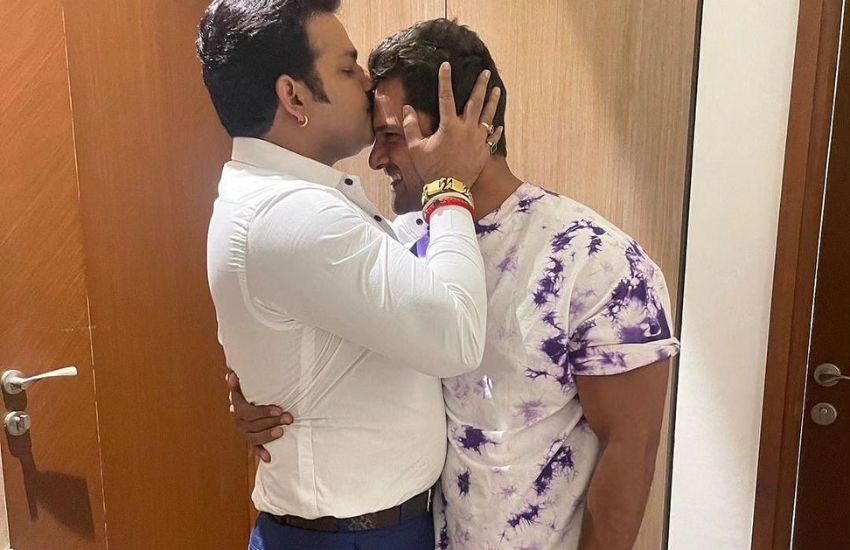 Pawan Singh-Khesari Lal Yadav Cute Bonding