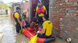 यमुना के बाद उफनती गंगा ने बढ़ाई चिंता, हरिद्वार में बैराज का फाटक टूटा, पहाड़ों का सैलाब यूपी के लिए बना खतरा