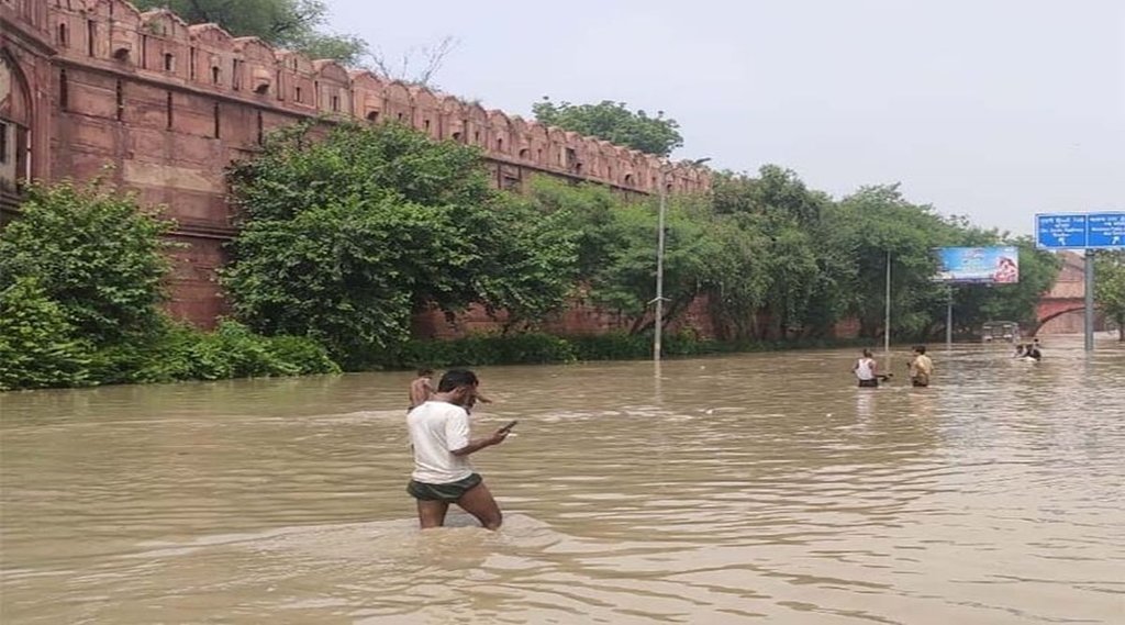 delhi floods| weather live| weather forecast