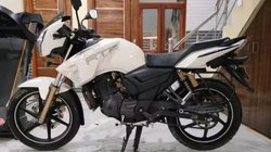 TVS Apache RTR 180 मात्र 30 हजार में मिल रही है यहां, शोरूम में जाने पर खर्च होंगे 1.3 लाख, जानें क्या है ऑफर