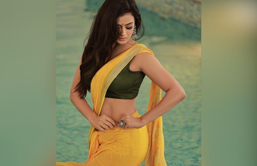 Shweta Tiwari Raises temperature