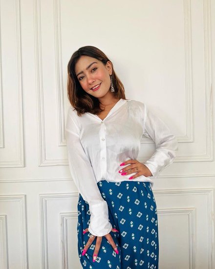 Aashika Bhatia 3