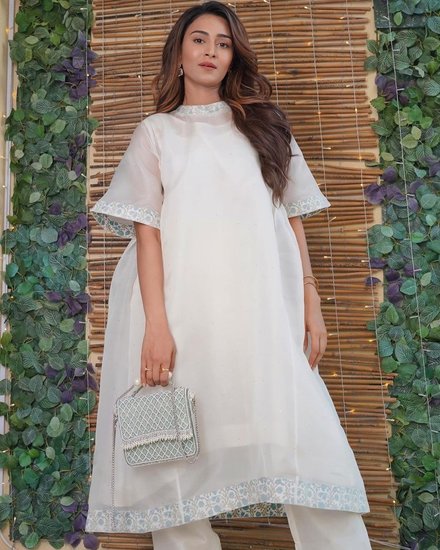 Erica Fernandes 9