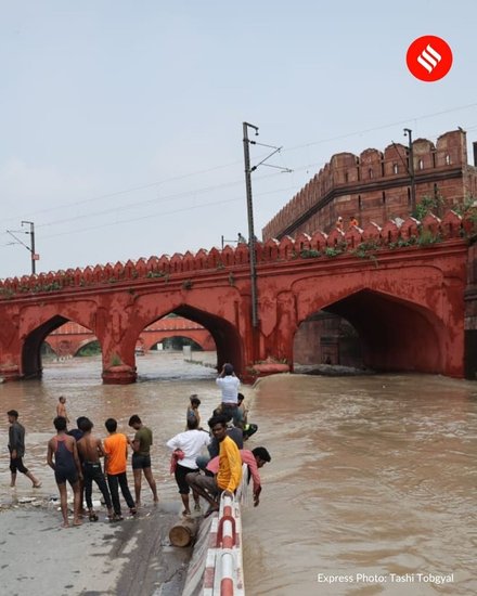 Yamuna is flowing again from the Red Fort