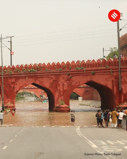delhi yamuna flood