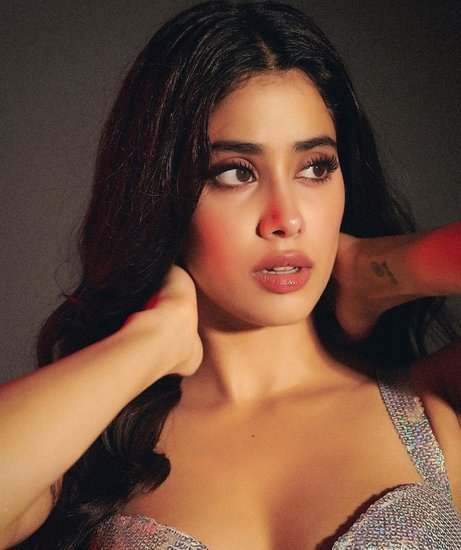 Janhvi Kapoor latest hot photoshoot