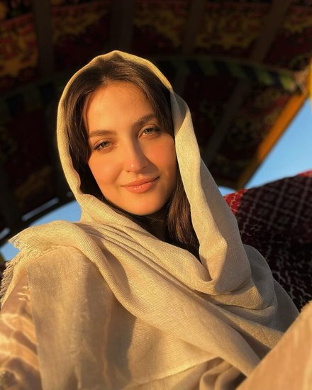 Elli Avram 3