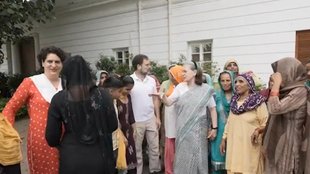 Sonia Gandhi II Rahul Gandhi II Priyanka Gnadhi