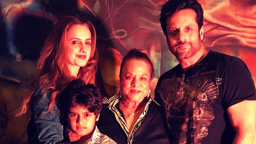 Who Is fardeen Khan Wife
