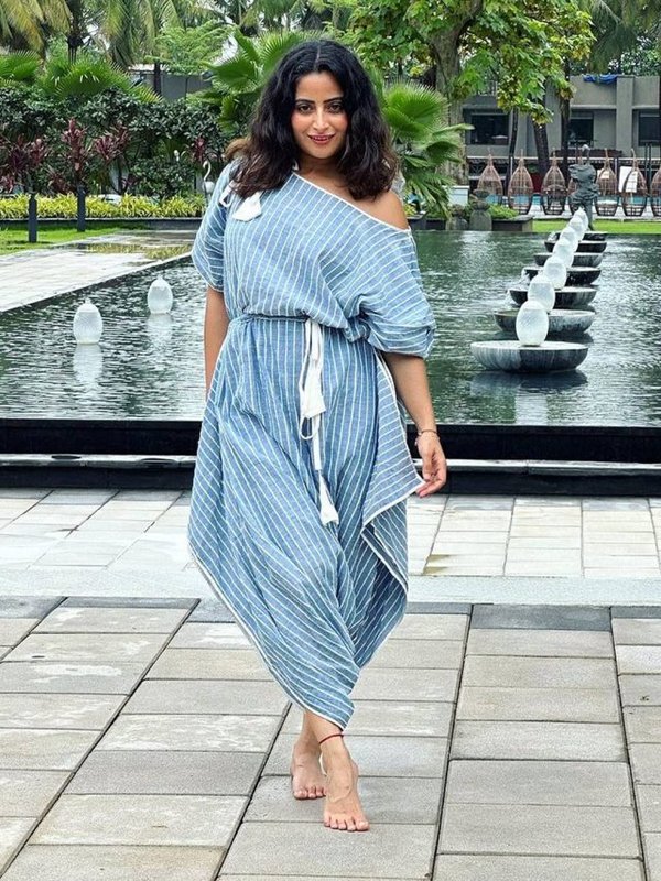 AISHWARYA SHARMA DHOTI STYLE
