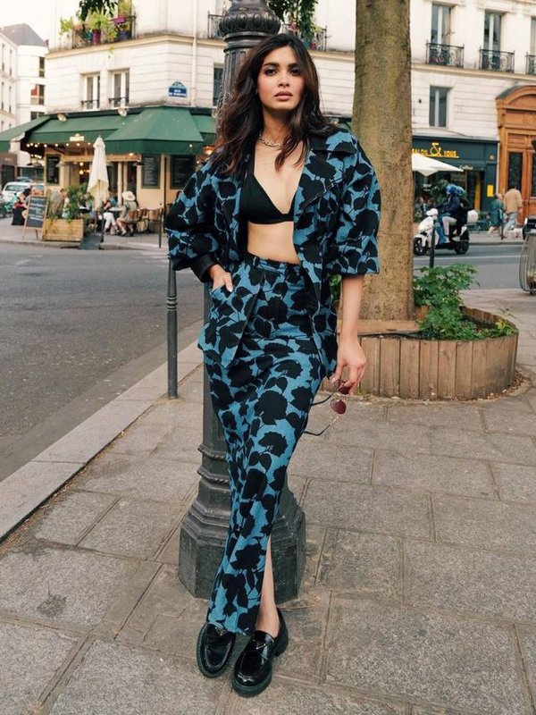 DIANA PENTY IN DIFFERENT LOOKS