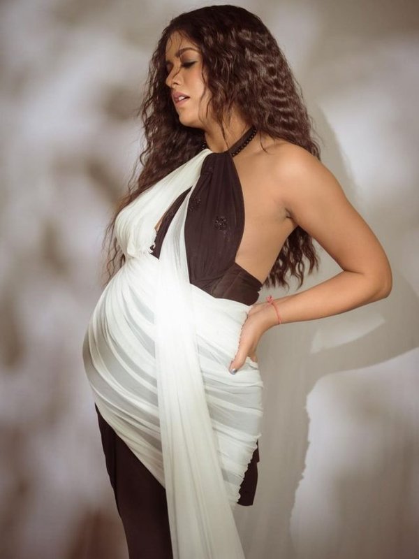 Load more UPLOADING 2 / 8 – Ishita Dutta Flaunts 8 Month Baby Bump 7.jpg ATTACHMENT DETAILS Ishita Dutta Flaunts 8 Month Baby Bump