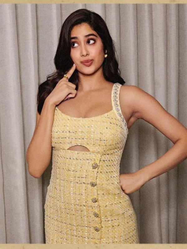 Janhvi Kapoor (4)