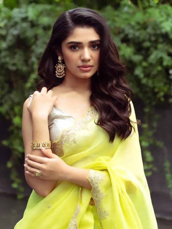 KRITHY SHETTY SAWAN LOOK