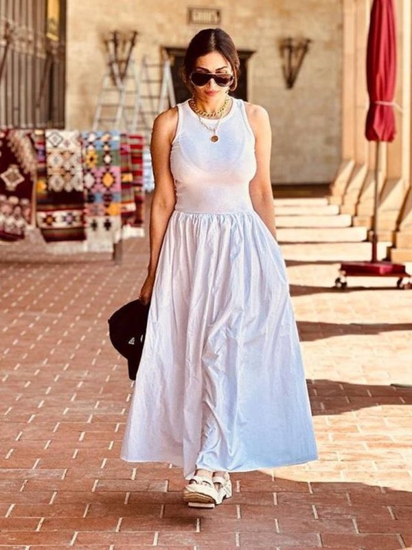 MALAIKA ARORA AT BAKU