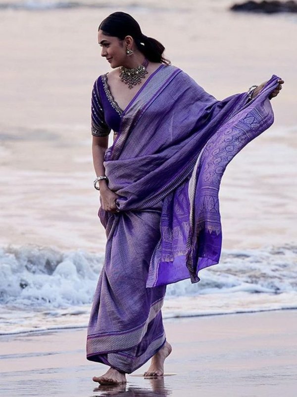 Mrunal Thakur First Look from Nani 30