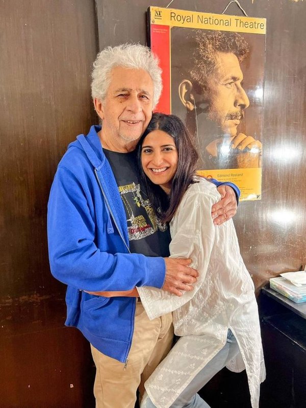 NASEERUDDIN SHAH - AAHANA KUMRA