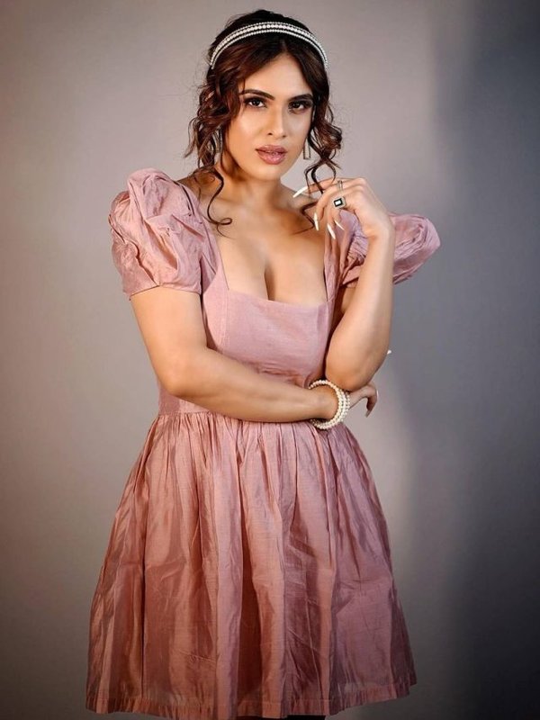 NEHA MALIK BARBIE LOOK