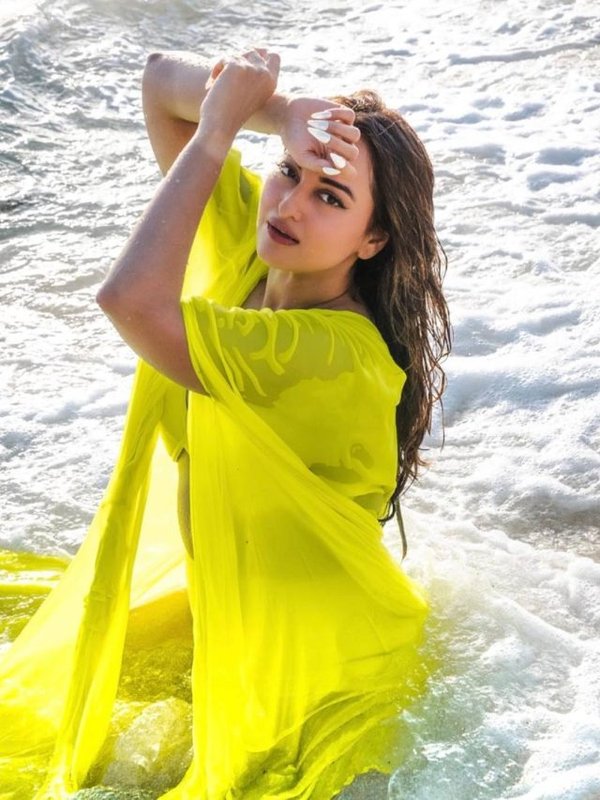 Sonakshi Sinha 2