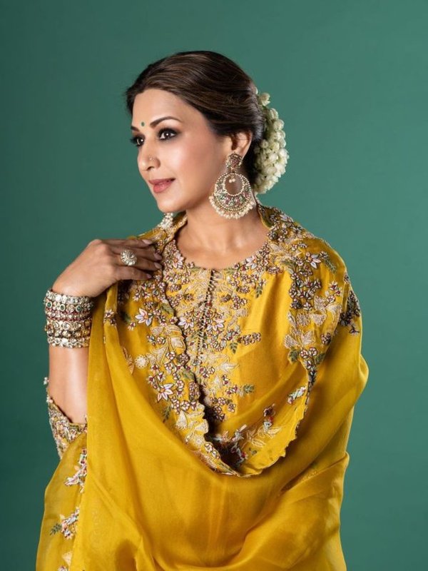 Sonali Bendre (2)