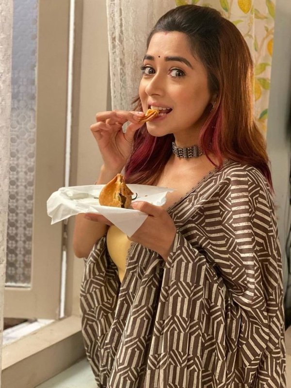 TINA DATTA AND SAMOSA