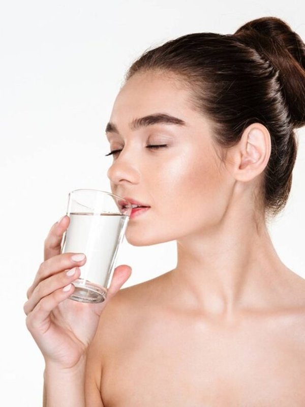 WATER RULES FOR GLOWING SKIN