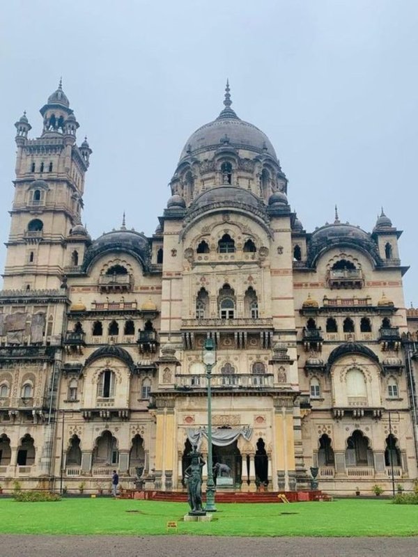 world s largest house Laxmi villas palace (3)