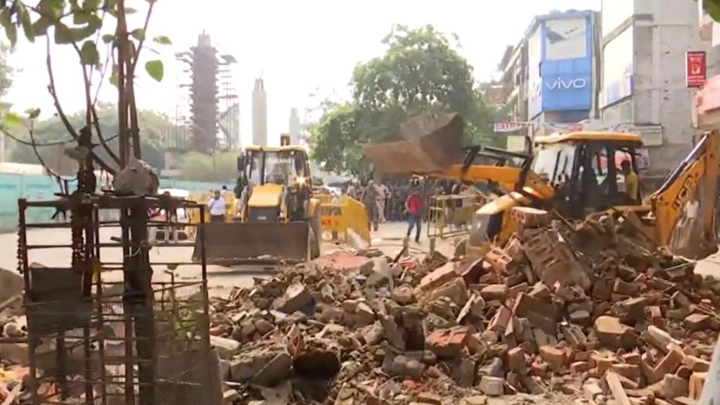 delhi demolition| AAP| LG saxena