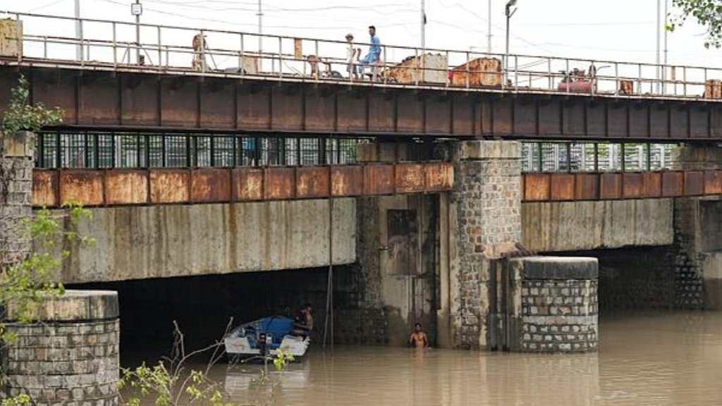delhi flood| yamuna level| delhi weather