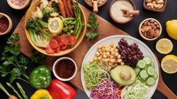 Sarcopenia: उम्र बढ़ने के साथ क्यों कमजोर हो जाती हैं मांसपेशियां? एक्सपर्ट से जानिए जर्जर होती बोन्स को कैसे मजबूत बनाएं