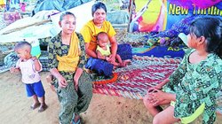 बाढ़ प्रभावित इलाकों में दयनीय हो गई महिलाओं की स्थिति