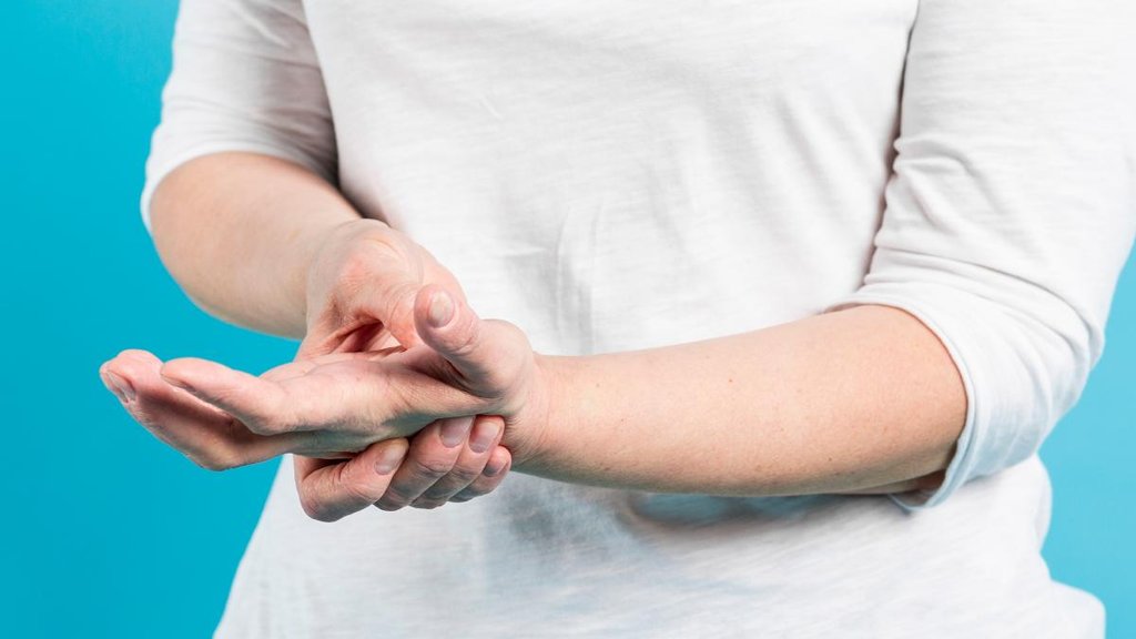 hand Itching II Viral News II Trending News