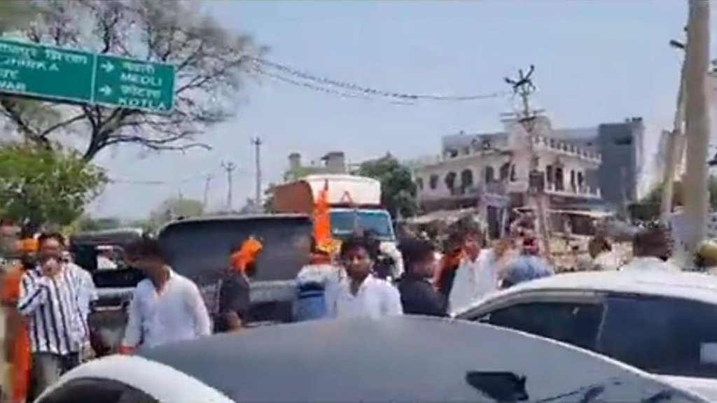 haryana | mewat | stone pelting |