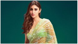 मौनी रॉय विदेश जाने के लिए पहुंचीं एयरपोर्ट मगर भूल गईं पासपोर्ट, गार्ड ने बोला- ‘नो पासपोर्ट, नो एंट्री’